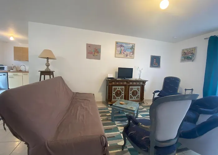 Maison 3 Pres De La Avec Jardin Prive Et Parking - Fr-1-22-379