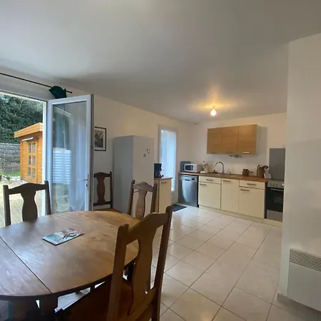 Maison 3 Pres De La Avec Jardin Prive Et Parking - Fr-1-22-379 *